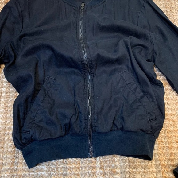 Aritzia Tops Aritzia Black Zip Up Bomber Jacket Poshmark